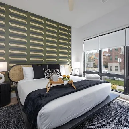 2 Modern In Heart Of Midtown Walkable Location Patio Pool Gym * Nashville