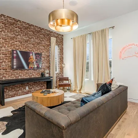 Duet - 2 Units - Rooftop Patios - Mins To Broadway Holiday home *