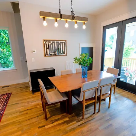 10 Min To Broadway+modern Cowboy Retreat+rooftop Holiday home Nashville
