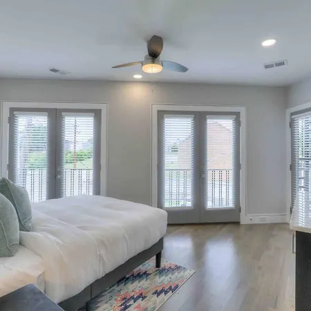 5 Min To Broadway+walkable+private Rooftop *