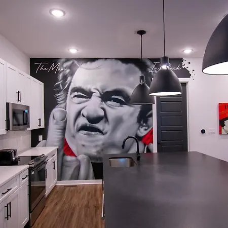 Holiday home Johnny And June House - Walk To Bars Quick Uber To Downtown