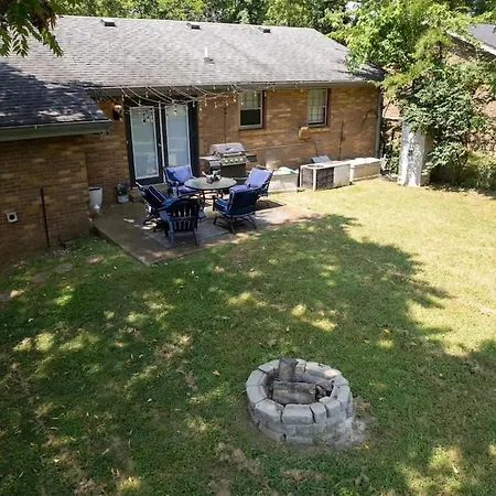 12 South Close To Honky Tonks & Bars Holiday home