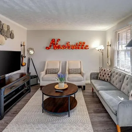 12 South Close To Honky Tonks & Bars * Nashville