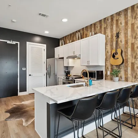 Apartment Rhinestone Cowboy 5 Min To Downtown *
