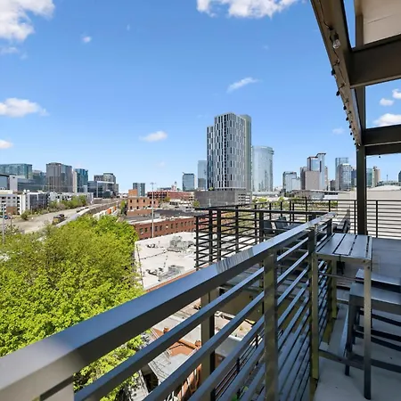 Rhythm & Rooftop Penthouse | Skyline Views | Pool Holiday home Nashville