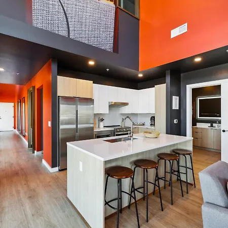 Rhythm & Rooftop Penthouse | Skyline Views | Pool * Nashville