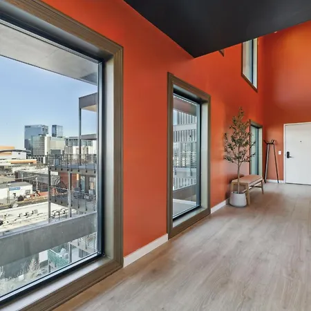 Holiday home Rhythm & Rooftop Penthouse | Skyline Views | Pool