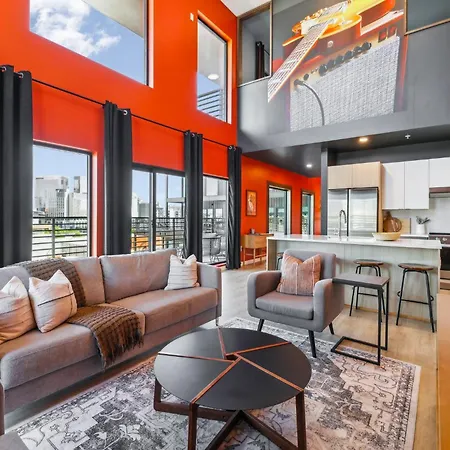 Rhythm & Rooftop Penthouse | Skyline Views | Pool *