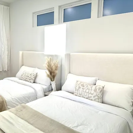 Archer House | Hot Tub Rooftop | Downtown Luxury!