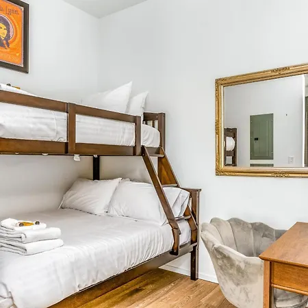 Apartment Illume 305 *