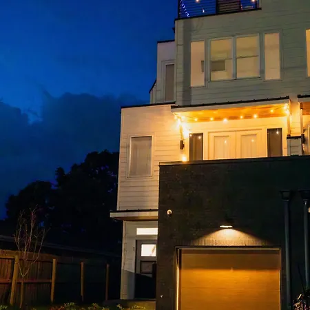 In - Rooftop Decks And Downtown Views Holiday home *