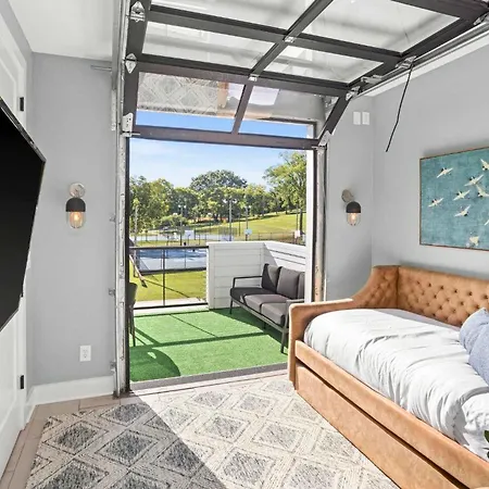 8th Ave South Gem Spacious For Groups Of 12 * Nashville