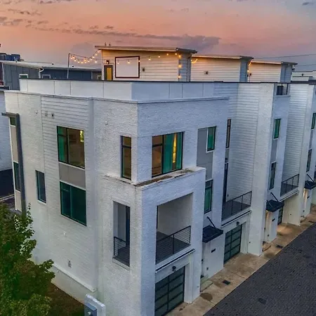 Broadview At The Gulch - Rooftop Lounge With Views *