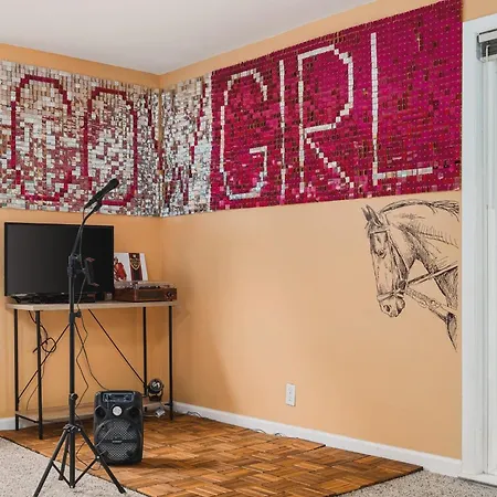 Gem Grill Mini Pickleball Sleeps 12 * Nashville