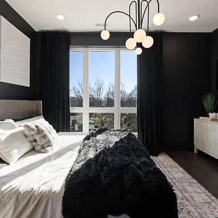 The Hideout Icon-inspired Style & Rooftop Chill Holiday home *