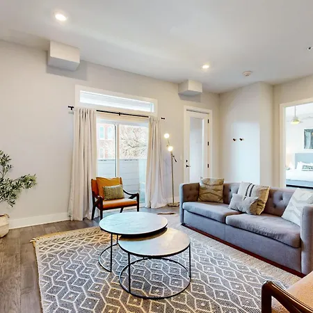 Oasis On 2nd #201 Apartment *