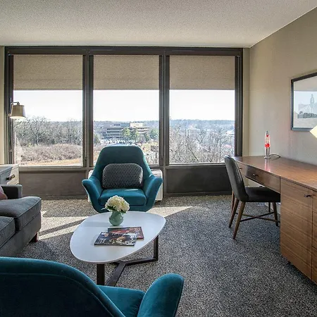 Hotel Delta By Marriott Airport Nashville