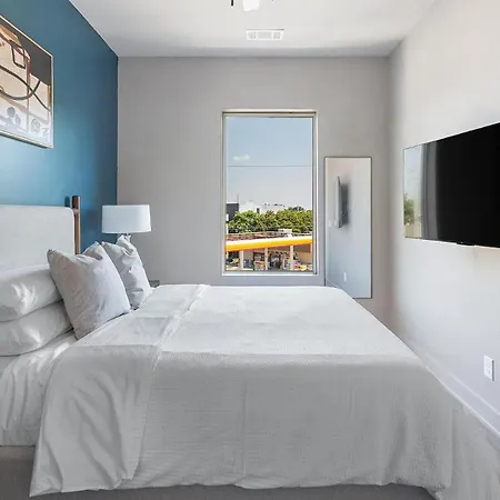 Landing Apartments - The Haysboro