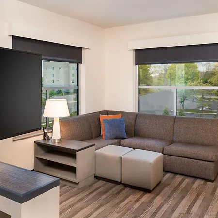 Hyatt House Airport 3*