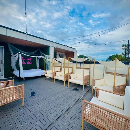In - Rooftop Decks And Downtown Views *