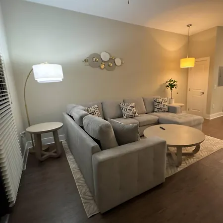 The Nash Luxe, Pool, Gym, Nightlife! Apartment *