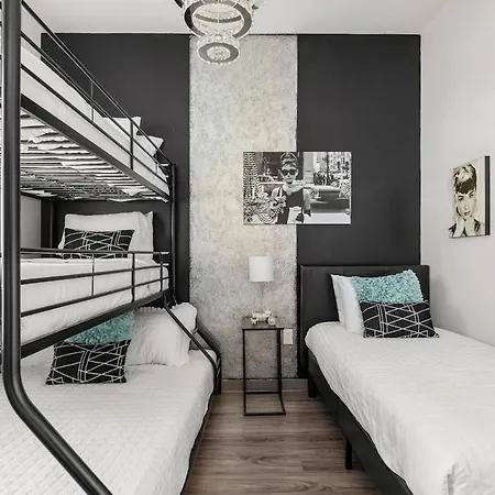 8br Group - 5 Min To Downtown *