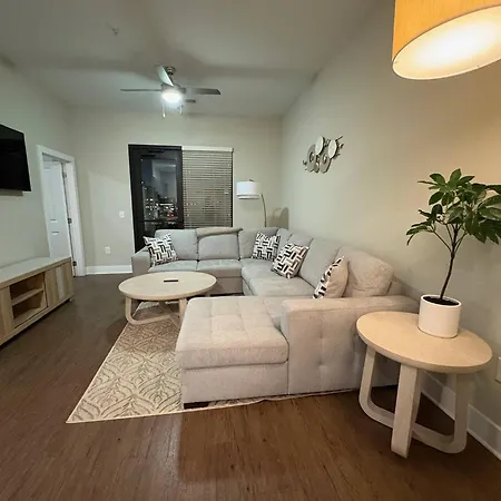 Apartment The Nash Luxe, Pool, Gym, Nightlife! *