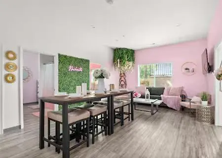 8br Group - 5 Min To Downtown Apartment