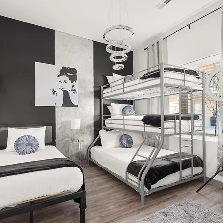 8br Group - 5 Min To Downtown Apartment