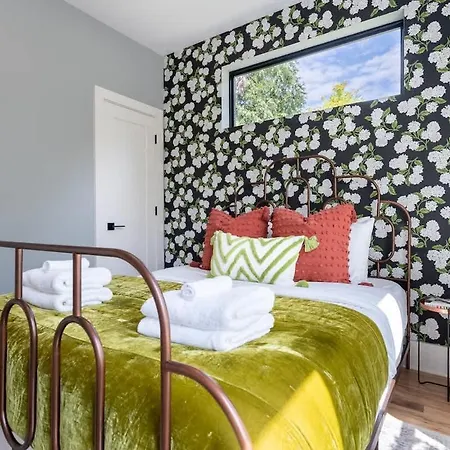 The Jasmine On Wedgewood By Local Holiday home Nashville