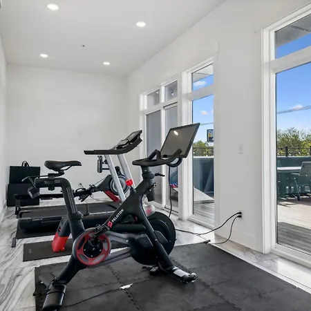 Whiskey Bent In East Nash, 13 Min To Broadway, Great For Groups! Free Parking, Gym, Rooftop