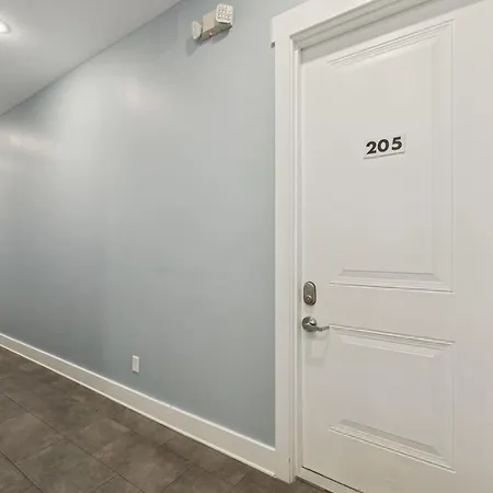 Whiskey Bent In East Nash, 13 Min To Broadway, Great For Groups! Free Parking, Gym, Rooftop *
