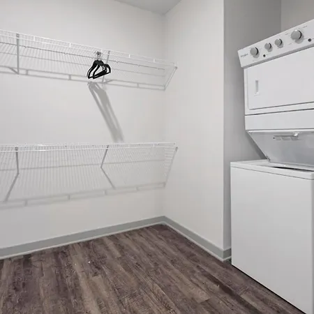 Landing Apartments - Anchor