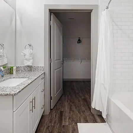 Landing Apartments - Anchor *