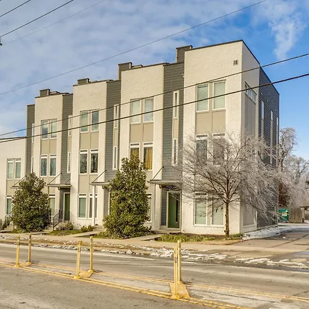 Holiday home Pet-friendly Townhome W/ Rooftop Deck! *