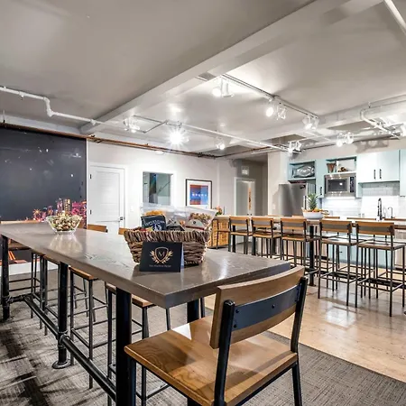 Apartment Honky Tonk 6 Bedroom By Maddox Nashville