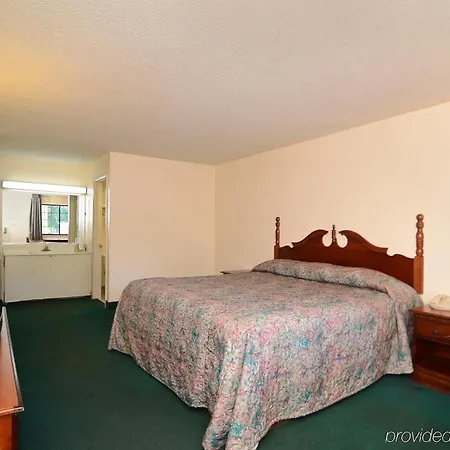 Rodeway Hotel 2*
