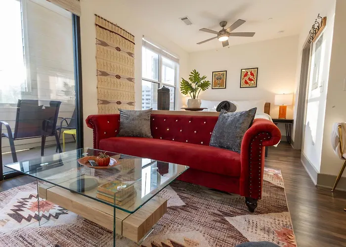 Apartment In Midtown