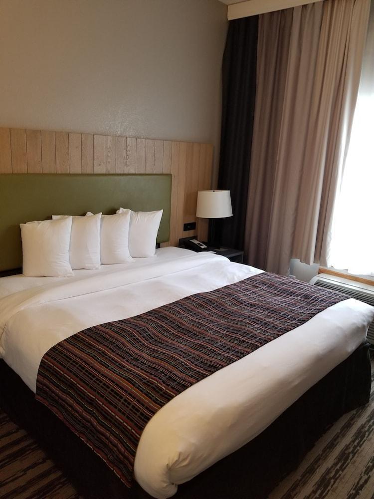 Hotel Country & By Radisson, Airport East, Tn Nashville