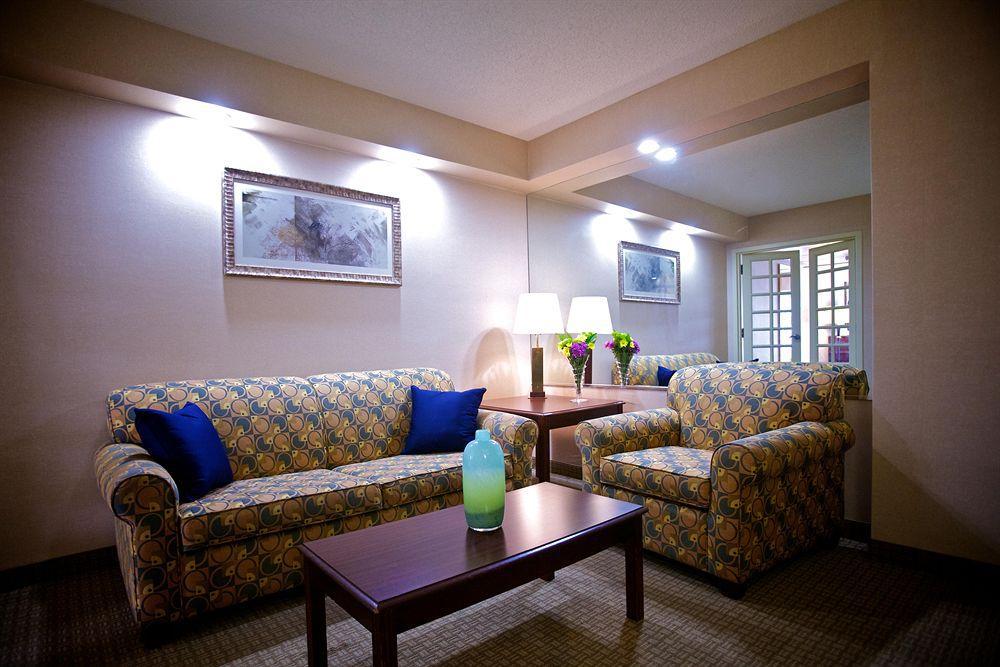 Radisson Airport Hotel