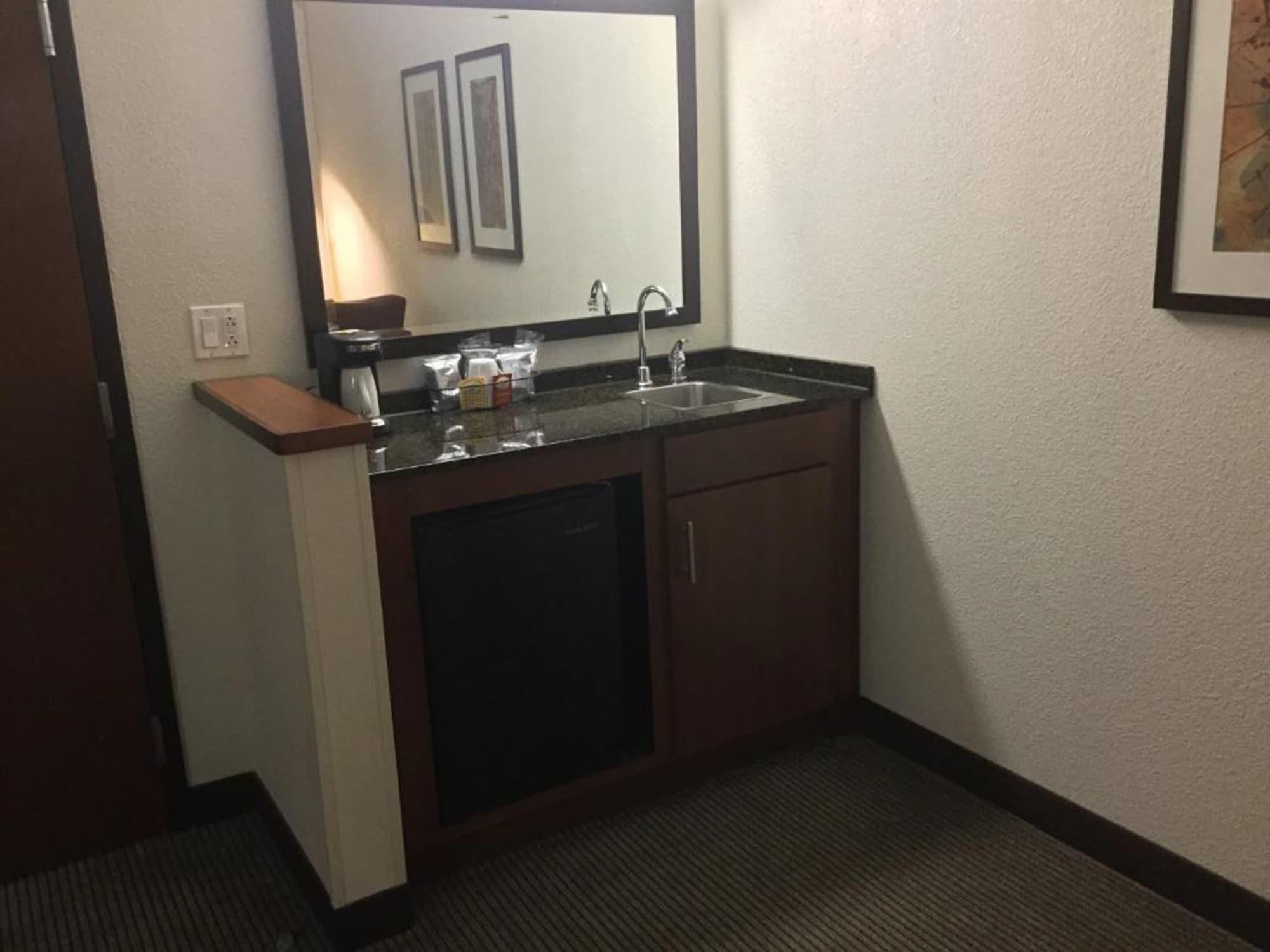 Hyatt Place Airport 3*