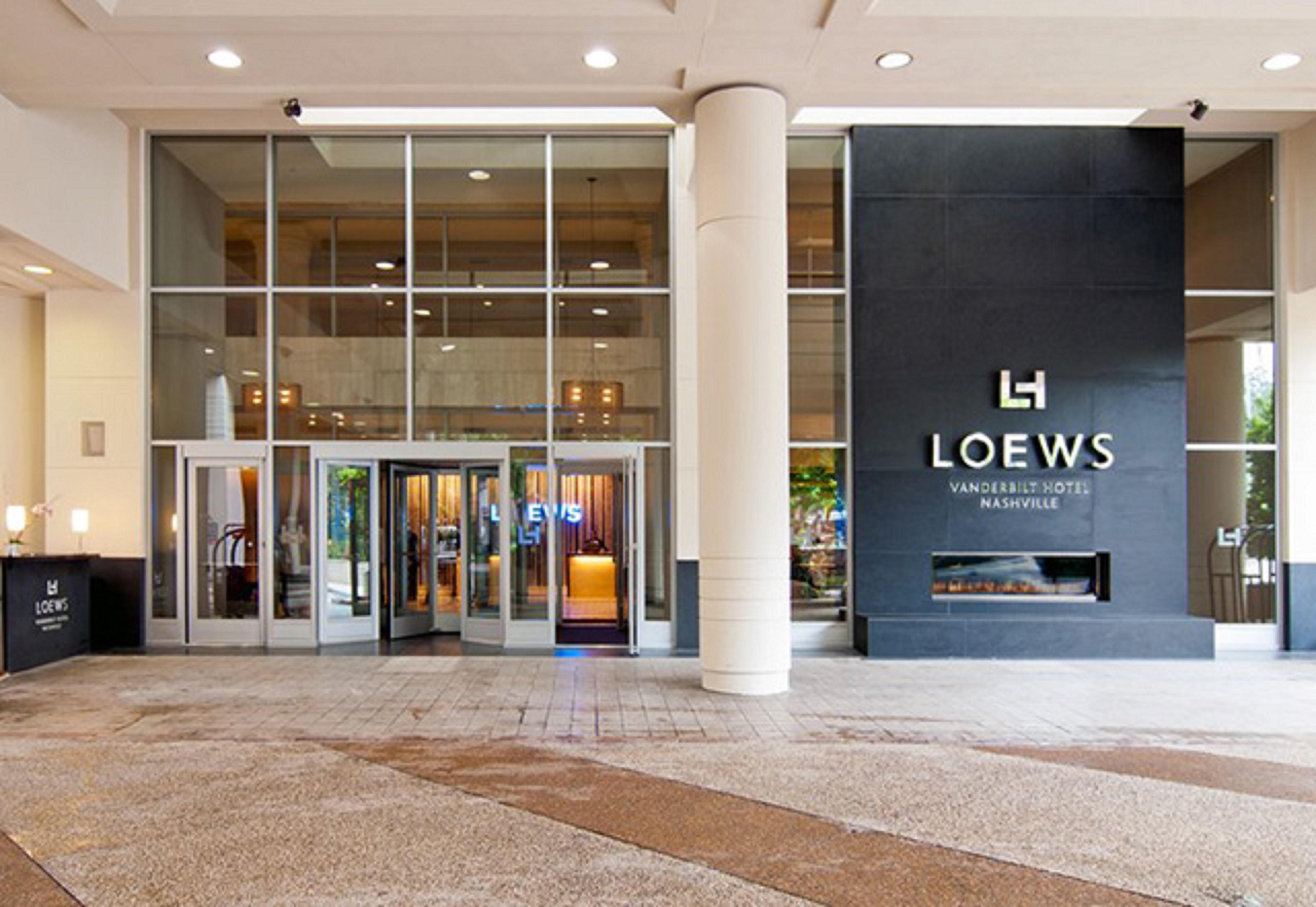 Loews At Vanderbilt Plaza 4*