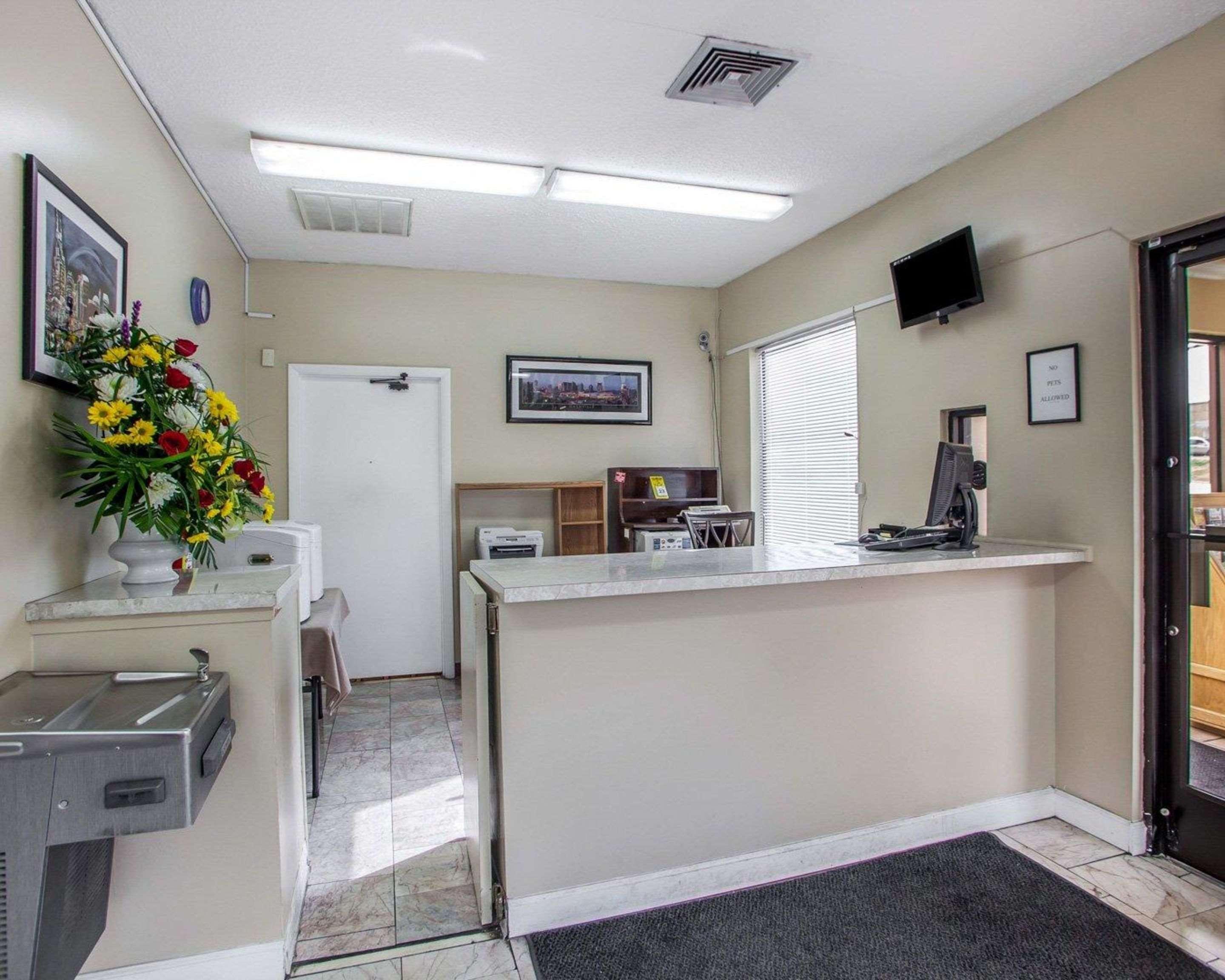 Rodeway Airport Nashville