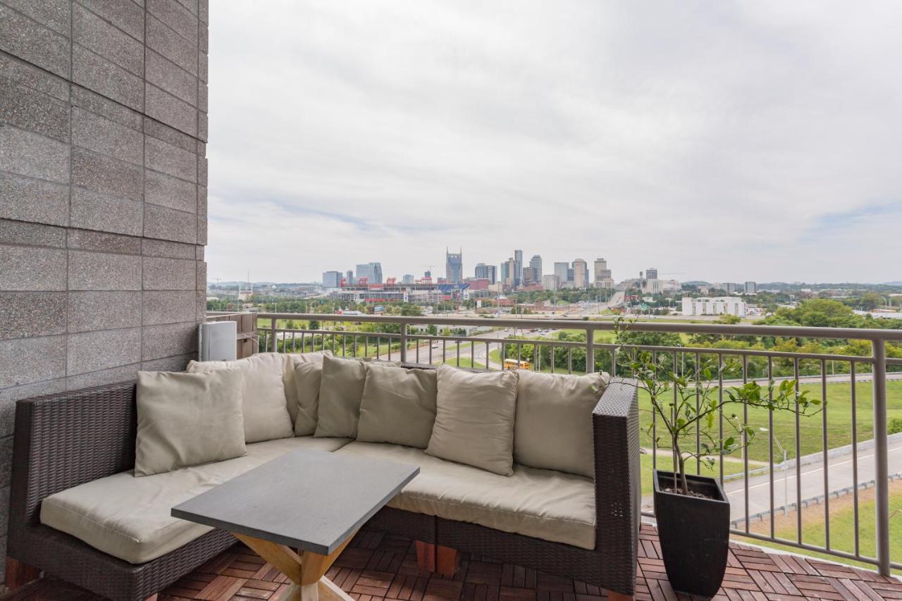 Luxe Two Bedroom Penthouse With Skyline Views, Internet, Gym Holiday home
