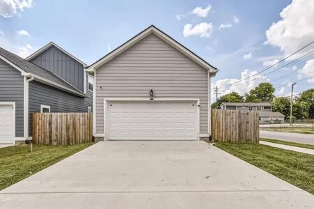 New Build 5 Min To Broadway Sleeps 10 Nashville