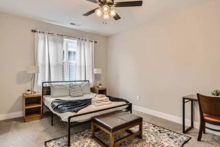 New Build 5 Min To Broadway Sleeps 10 Nashville