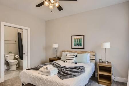 New Build 5 Min To Broadway Sleeps 10 Nashville