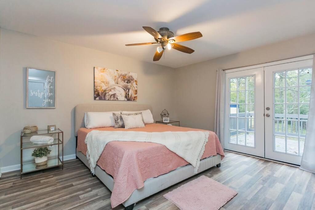 Holiday home Modern Loft/ Minutes From The Airport *