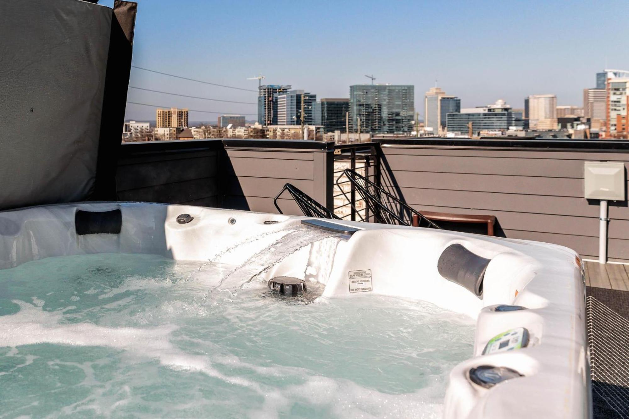 Luxe-cowboy Country-patio Hot Tub-downtown Living Holiday home Nashville