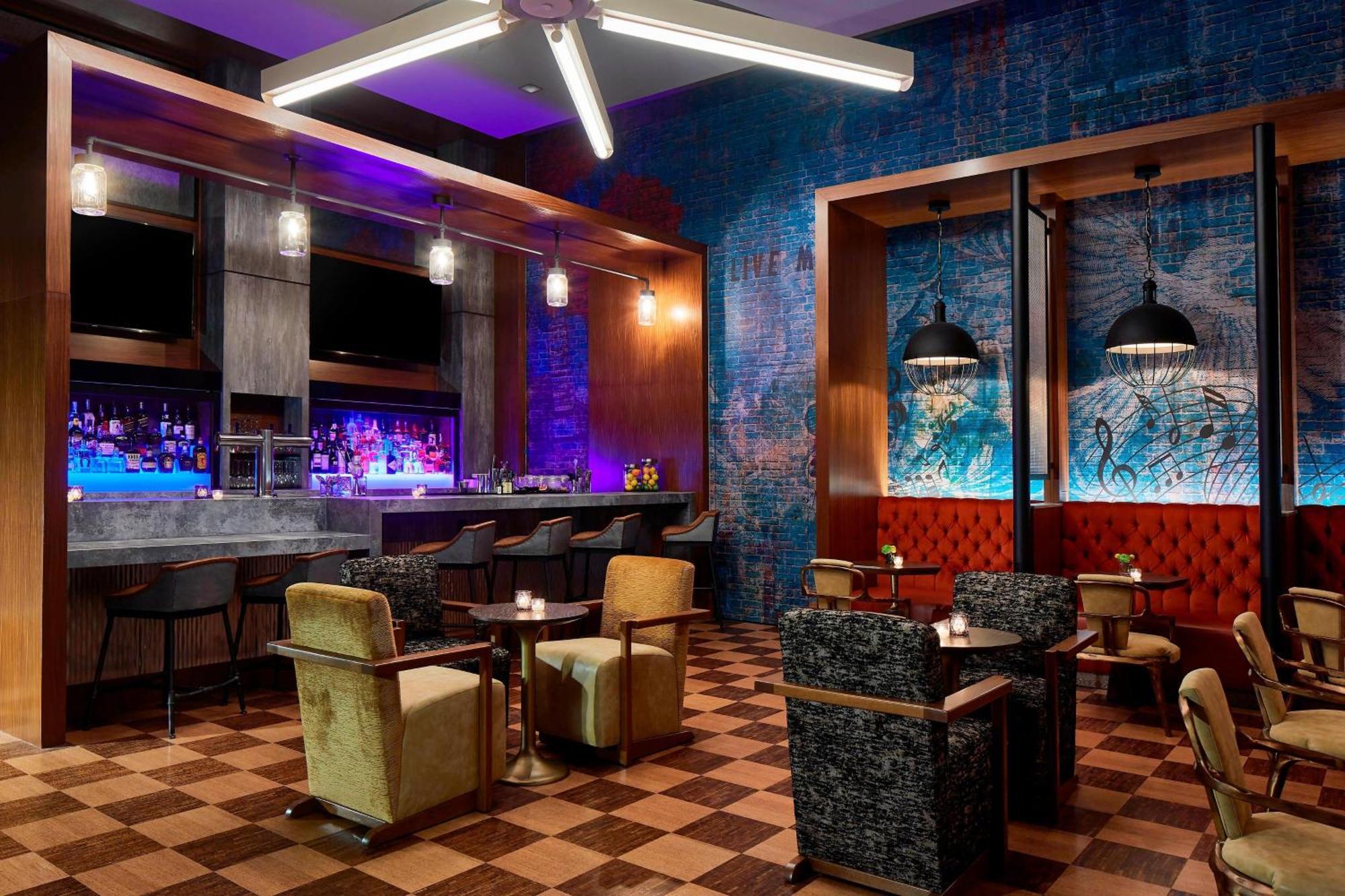 Springhill By Marriott Downtown/convention Center Hotel 3*